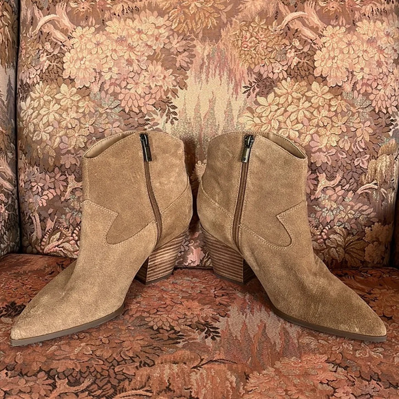 Lucky Brand Size 9 Ellamy Tan Suede Booties with Pointed Toe - Picture 6 of 9